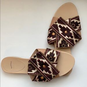 Ne Quittez Pas flats (these flats run small!)